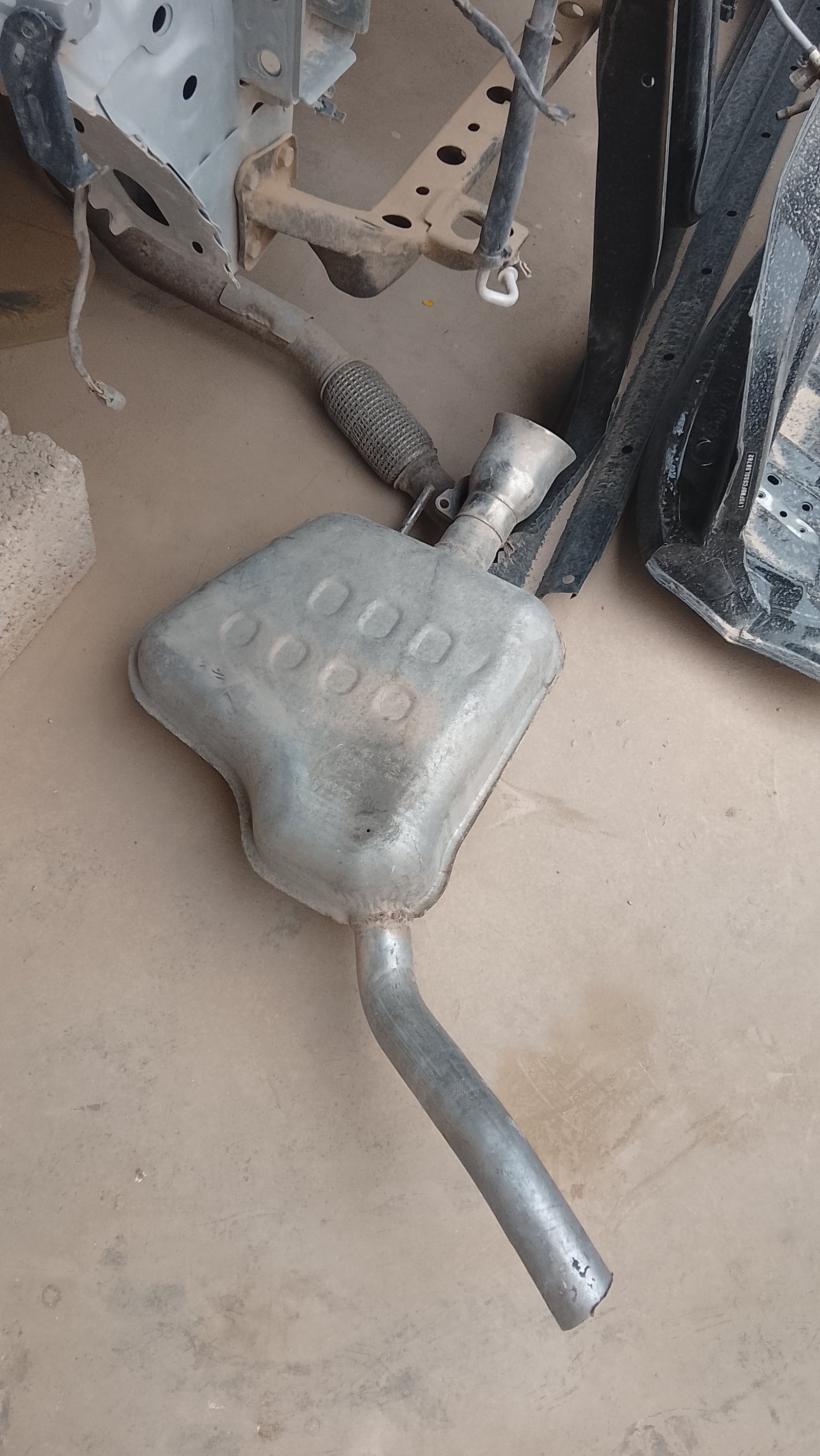 صدام خلفي دودج تشالنجر