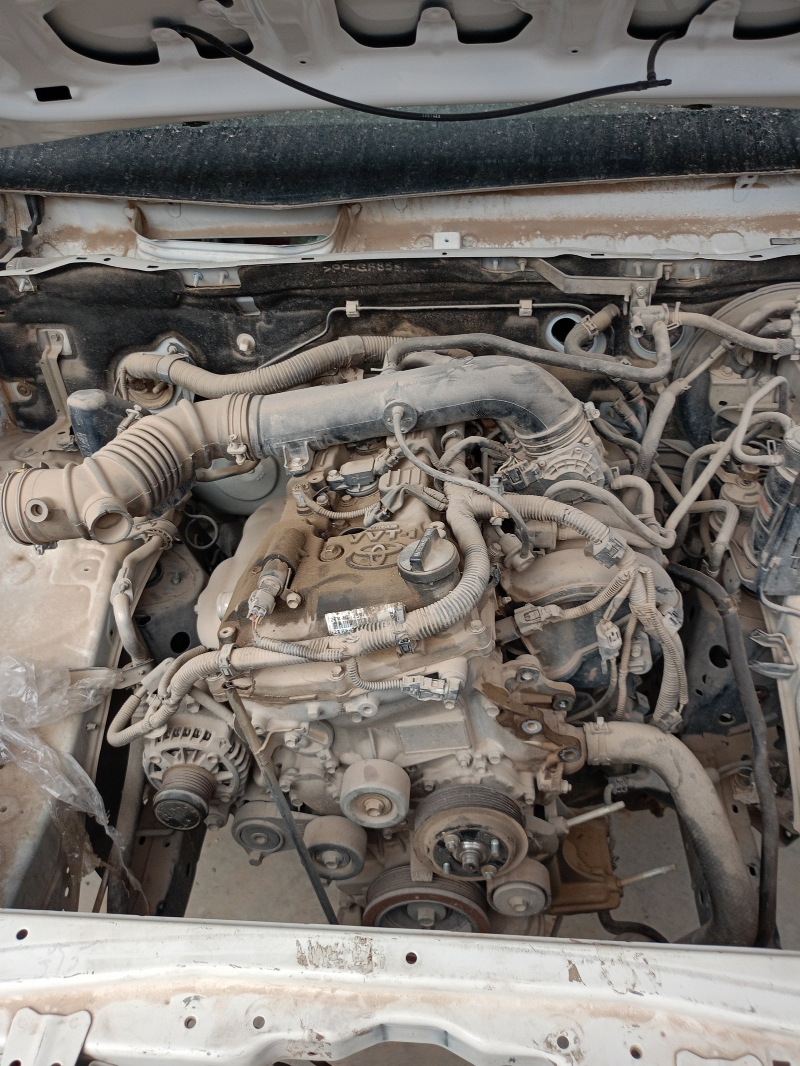 ماكينة تويوتا هايلوكس موديل 2016 بنزين