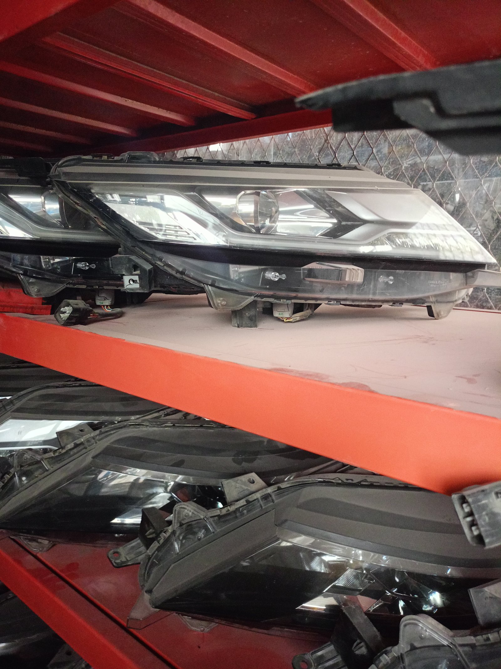 شمعة امام ميتسوبيشي L200