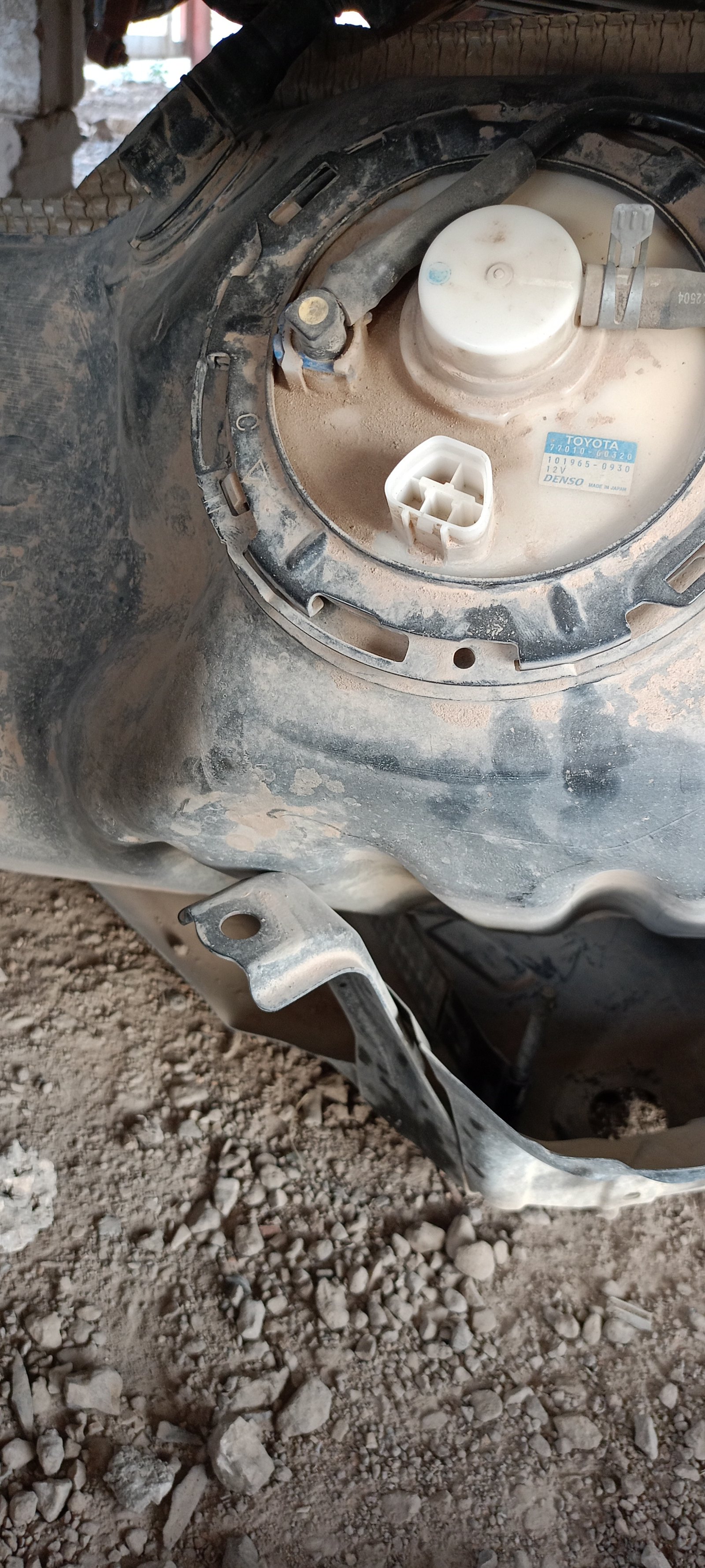 طرمبة بنزين فورتشنر من 2006الي 2015