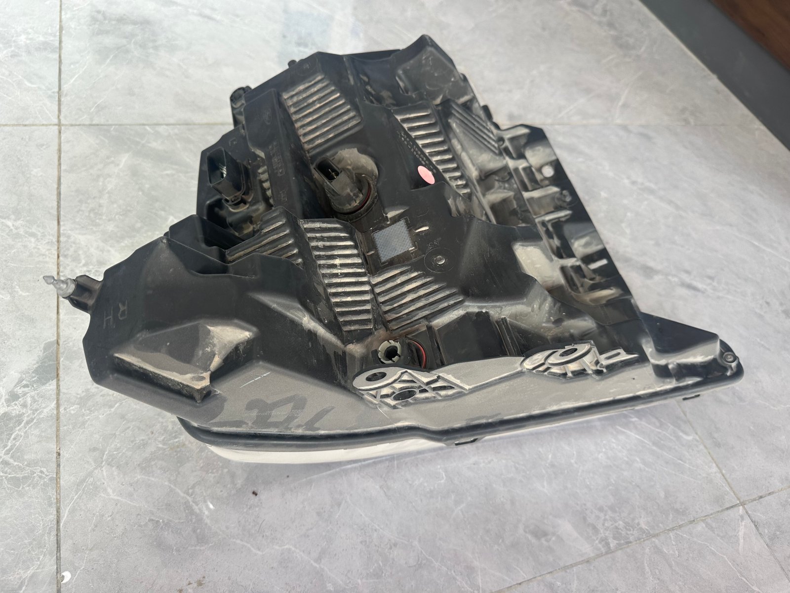 شمعة امامية يمين فورد f150 ٢٠٢٠ - ٢٠٢٣