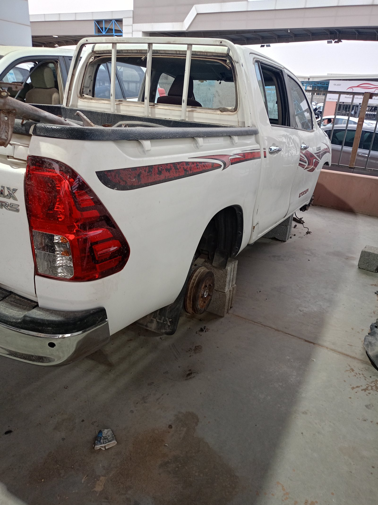 صندوق تويوتا هايلوكس دبل موديل 2017