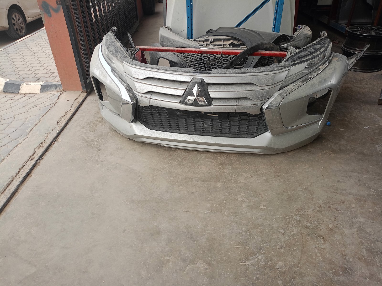 صدام ميتسوبيشي منتيور 2021