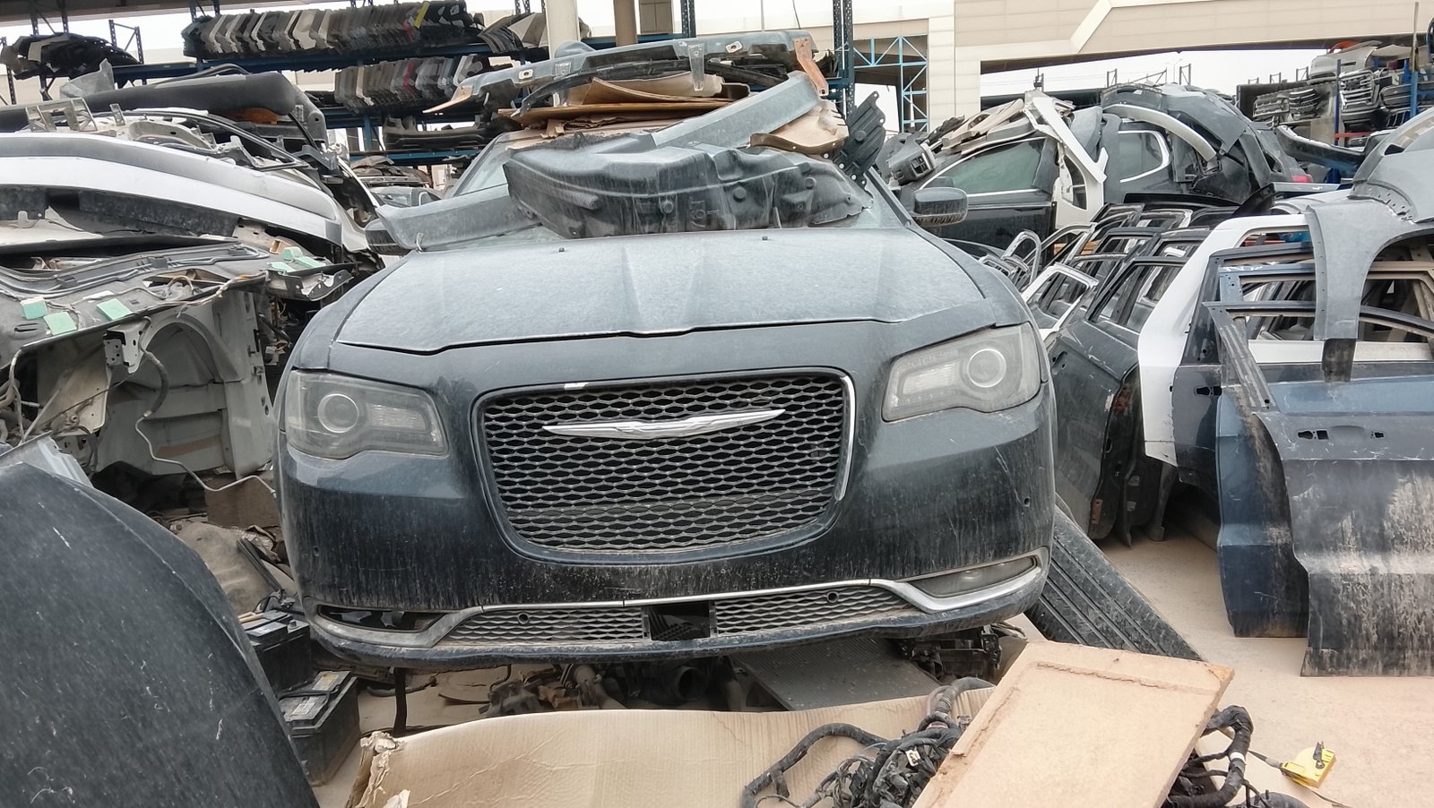 شمعة أمامية كرايسلر فوباجير موديل 2017