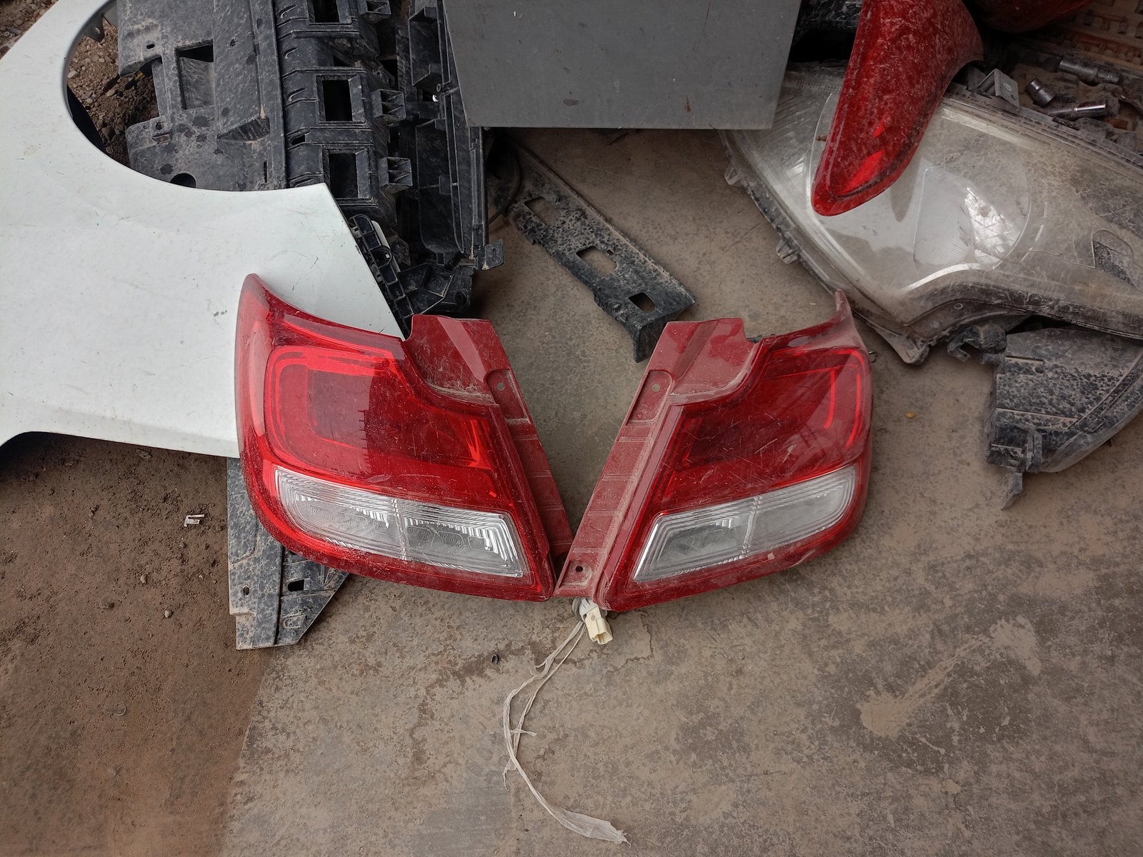 اسطوب خلفي سوزوكي ديزاير