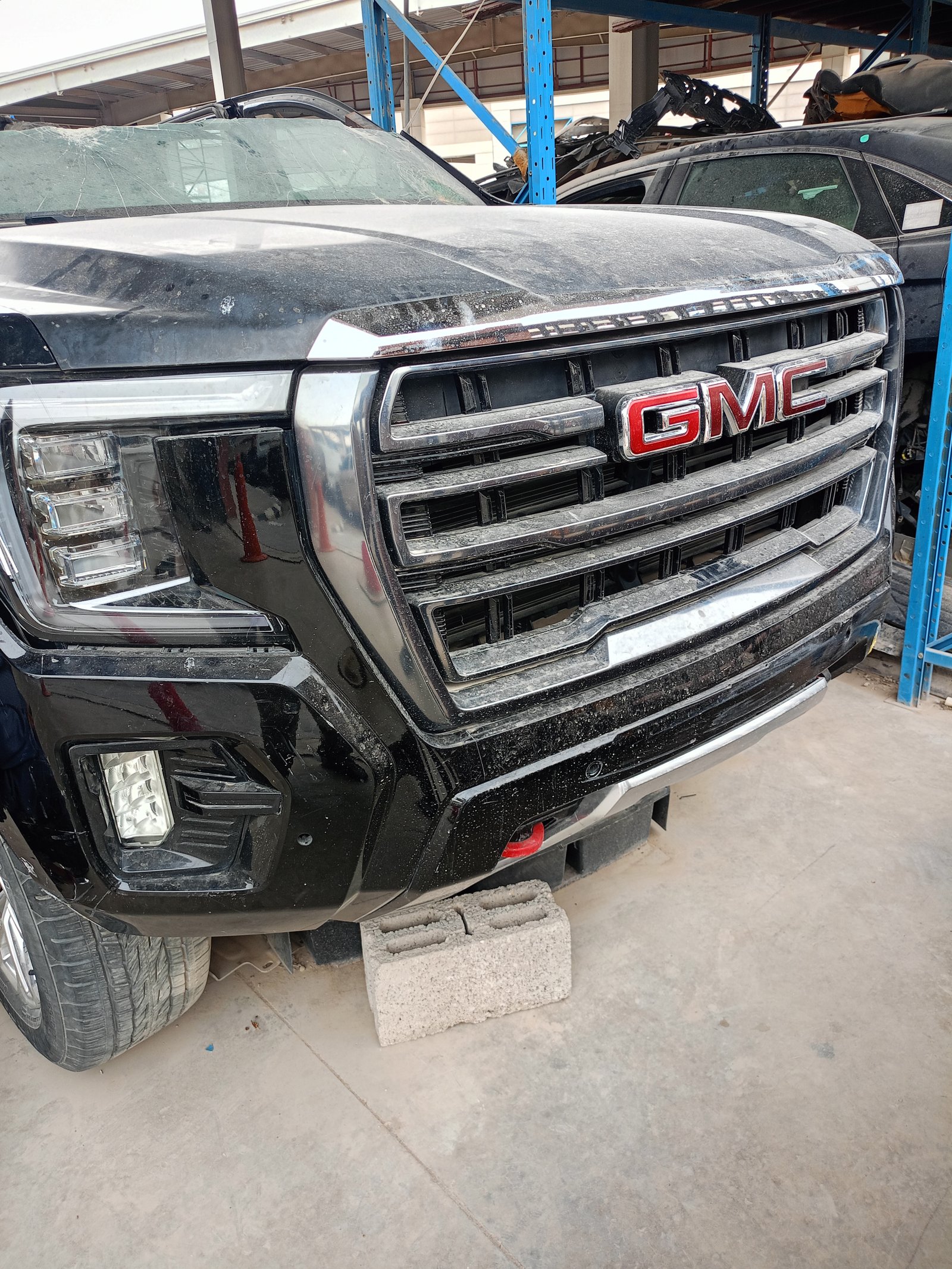 نور أمامي جمس يوكن 2020